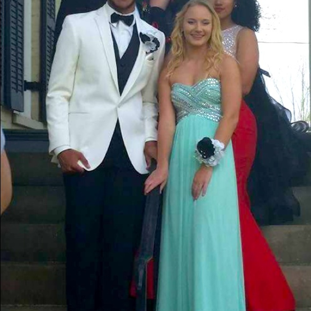 Prom Dress - Picture 2 of 3